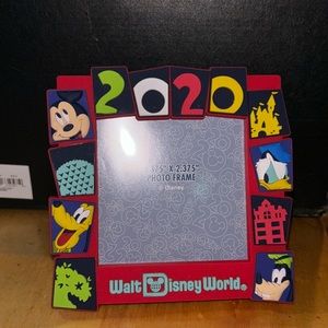 Walt Disney world 2020 miniature Magnetic photo frame -Brand new!